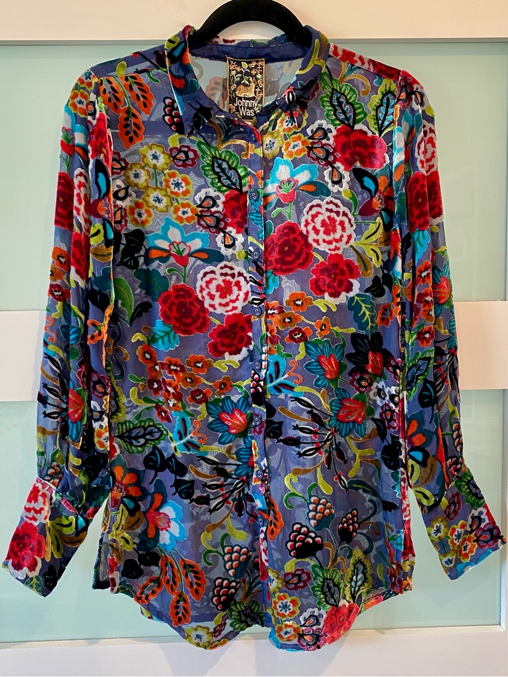 Johnny Was Minto Burnout Yrene Silk Blouse
Size XS